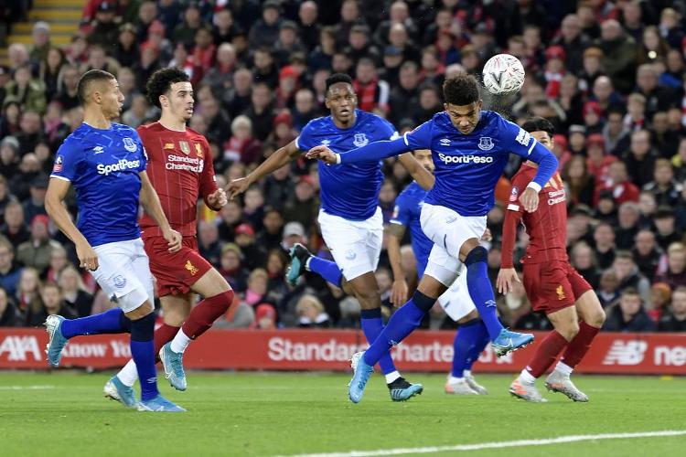 拜仁在联赛71次战胜斯图加特，创造德甲最多胜场纪录