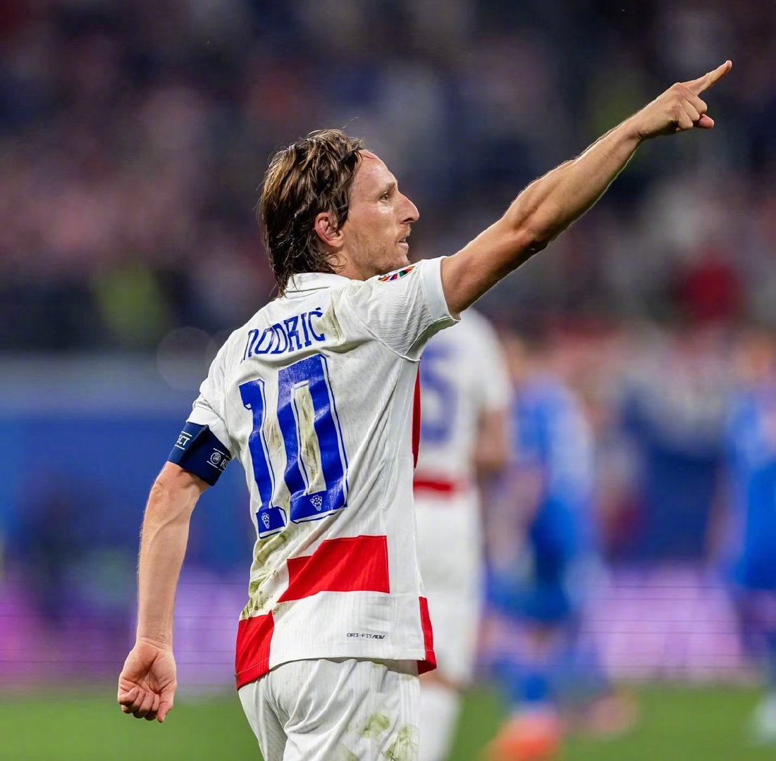 百分百命中砍14+7！徐昕打脸杜锋，赛后采访话里有话，还能回广东吗