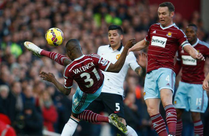 曼联官方：姆伯莫将在对阵埃弗顿的比赛中上演首秀